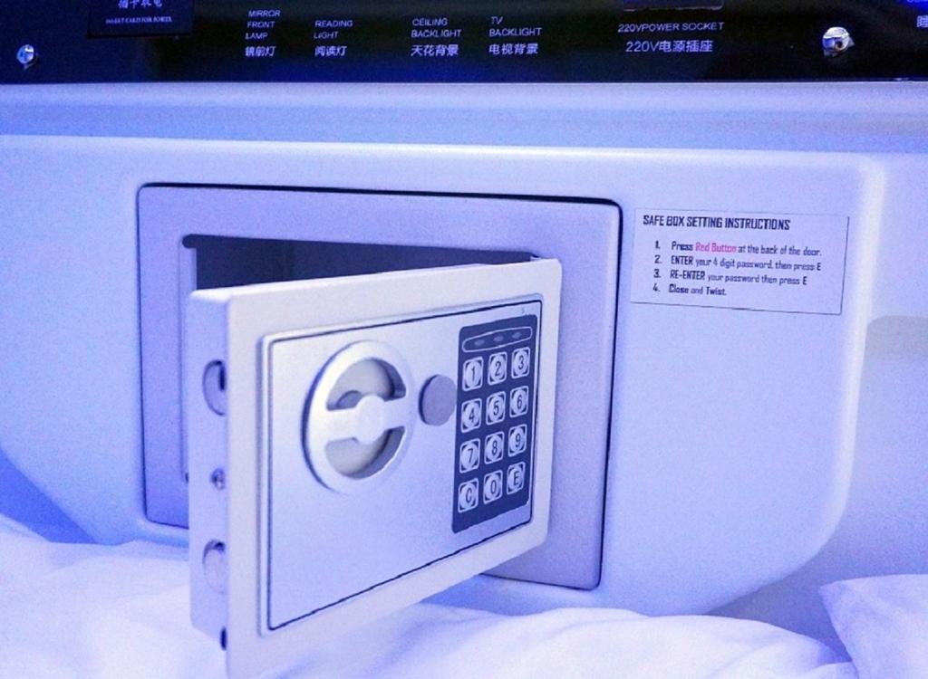 Time Capsule Hotel جورج تاون المظهر الخارجي الصورة