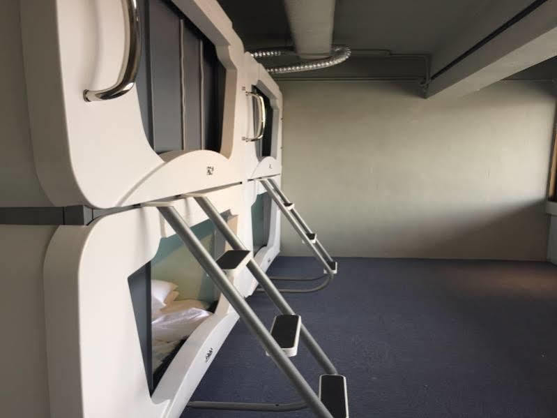 Time Capsule Hotel جورج تاون المظهر الخارجي الصورة