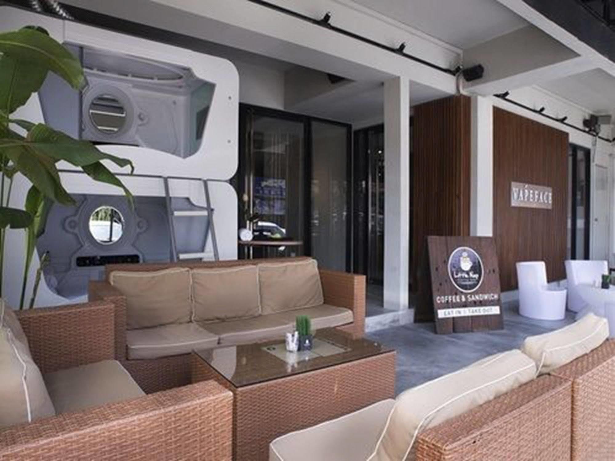 Time Capsule Hotel جورج تاون المظهر الخارجي الصورة