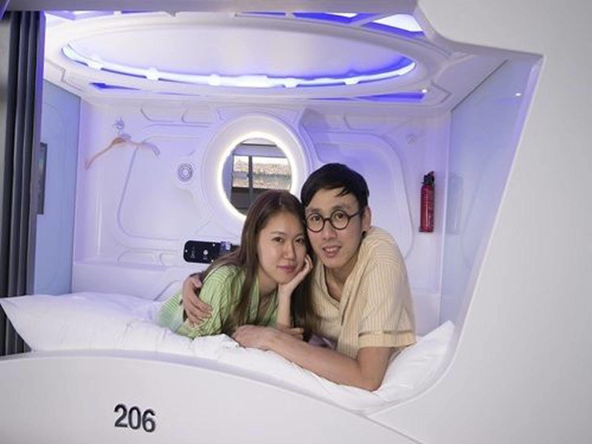 Time Capsule Hotel جورج تاون المظهر الخارجي الصورة