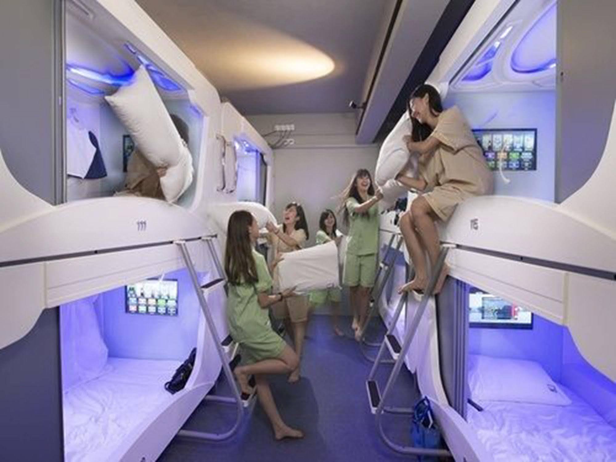 Time Capsule Hotel جورج تاون المظهر الخارجي الصورة