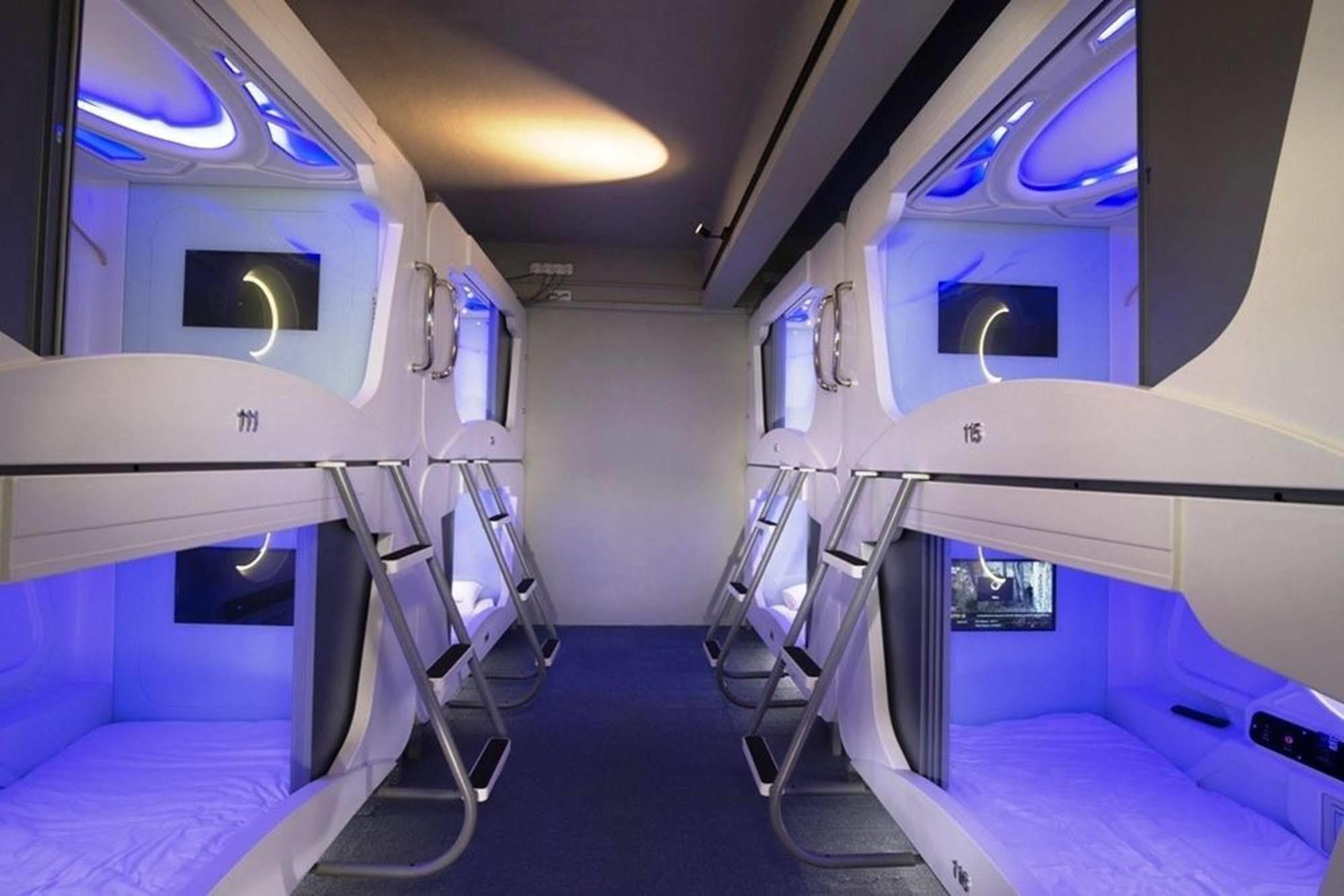 Time Capsule Hotel جورج تاون المظهر الخارجي الصورة