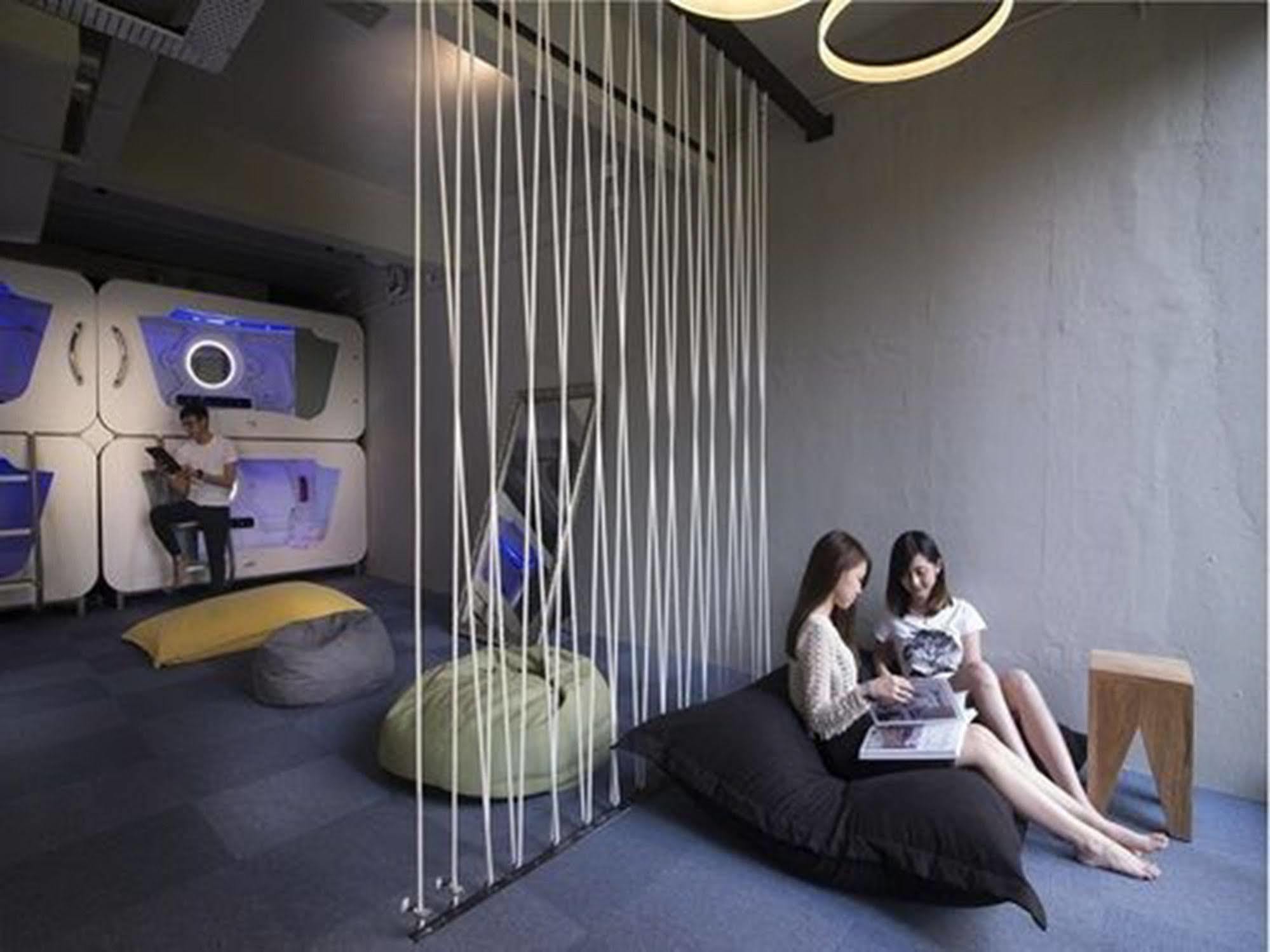 Time Capsule Hotel جورج تاون المظهر الخارجي الصورة