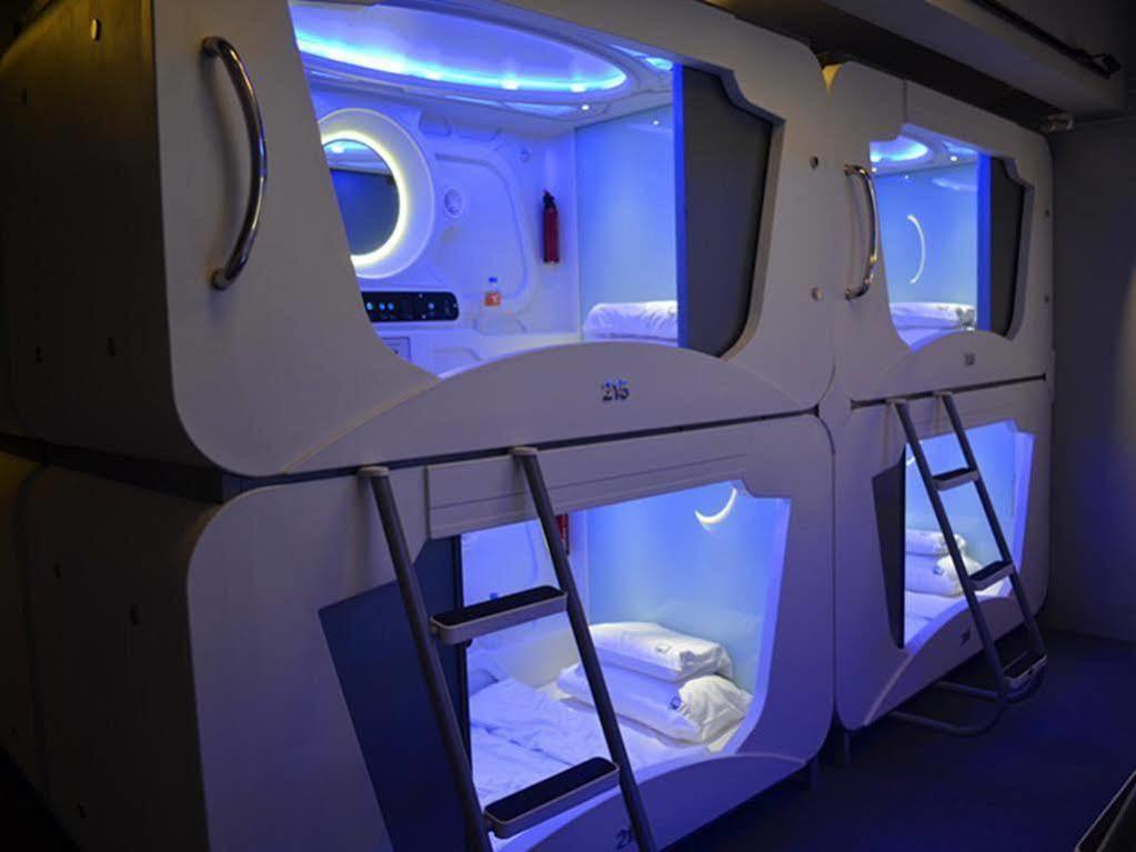 Time Capsule Hotel جورج تاون المظهر الخارجي الصورة